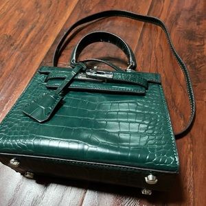 NWT green shoulder bag